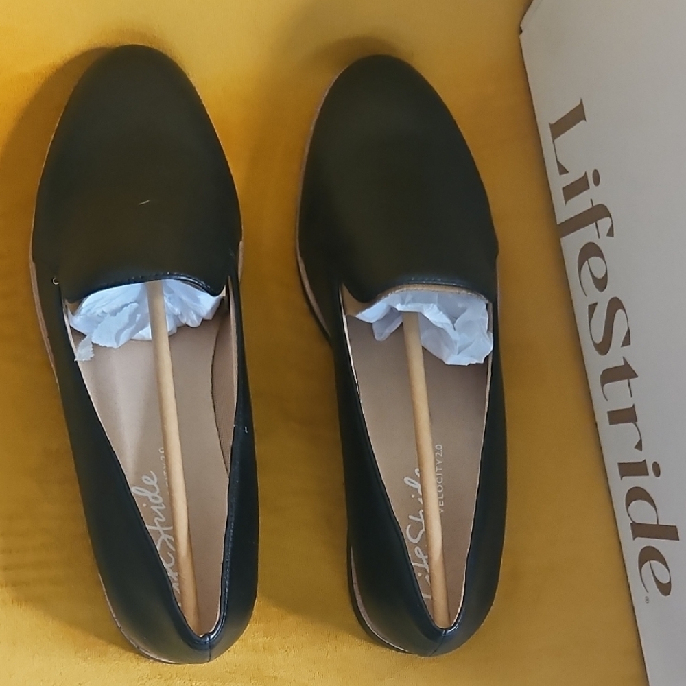 Life Stride Black Flats Versatile Comfort